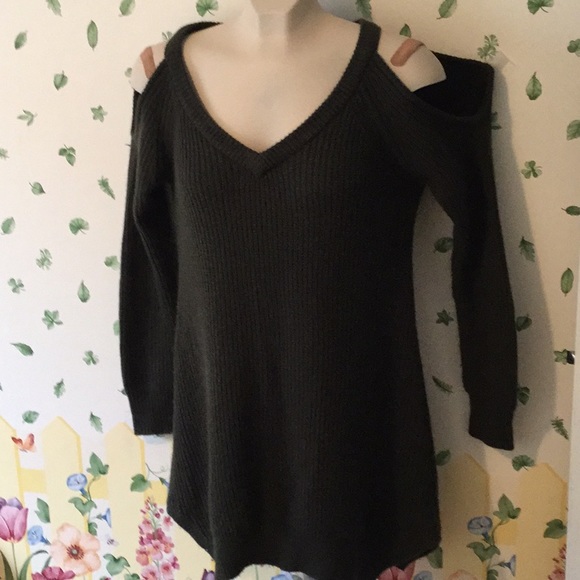 Twigg and Feather Cable knit sweater - Picture 2 of 6